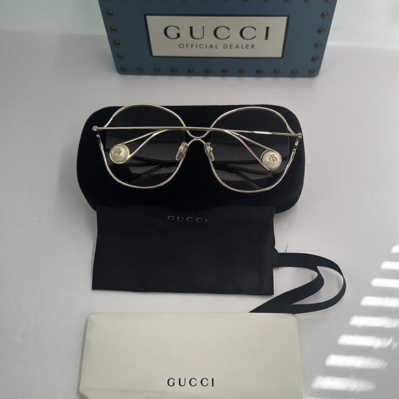 New - Authentic Clear GUCCI OVERSIZED SUNGLASSES - Picture 15 of 17